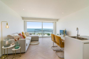 Modern studio with fantastic frontal sea view